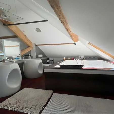 Estate In Saint-pavace Near Le Mans Circuit サン・パヴァス