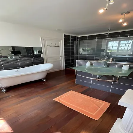Estate In Saint-pavace Near Le Mans Circuit