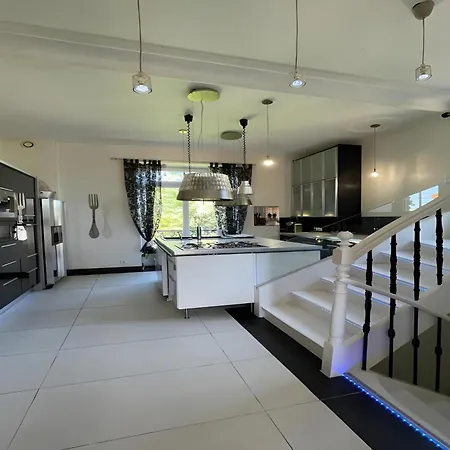 Estate In Saint-pavace Near Le Mans Circuit 別荘 *
