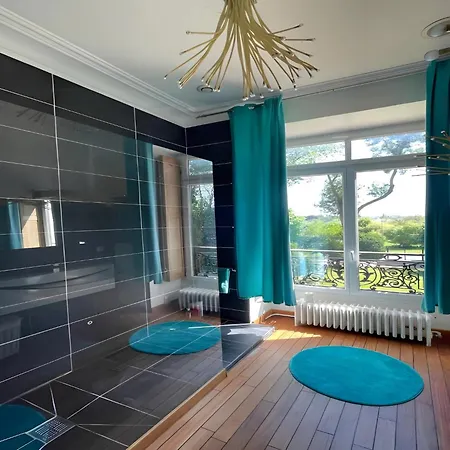 Estate In Saint-pavace Near Le Mans Circuit サン・パヴァス