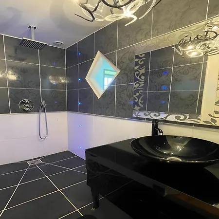 Estate In Saint-pavace Near Le Mans Circuit サン・パヴァス